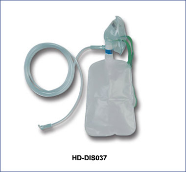 Oxygen mask with reservoir bag