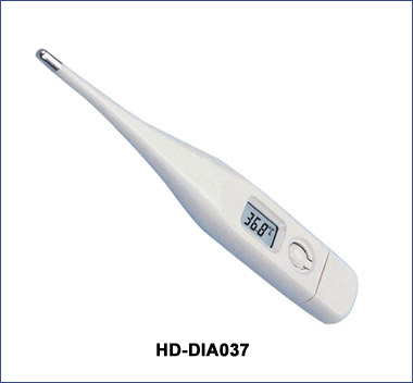 Pen-like digital thermometer